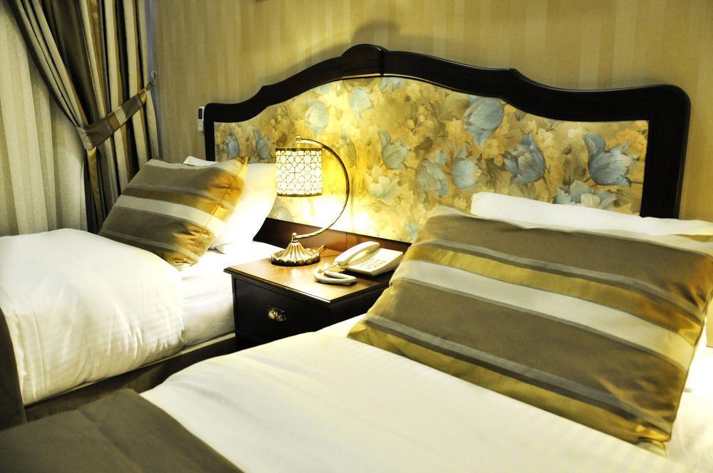 Taksim House Hotel Istanbul Bagian luar foto