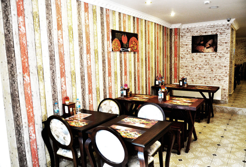 Taksim House Hotel Istanbul Bagian luar foto