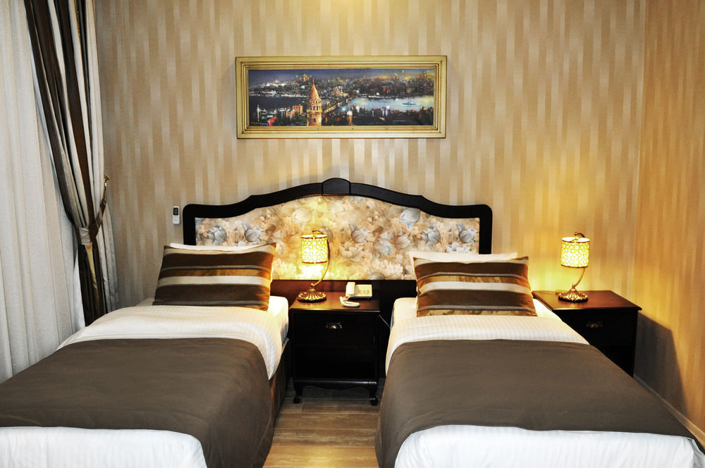 Taksim House Hotel Istanbul Bagian luar foto