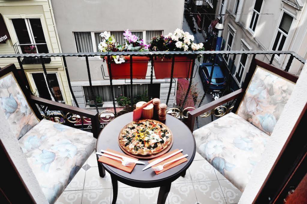 Taksim House Hotel Istanbul Bagian luar foto