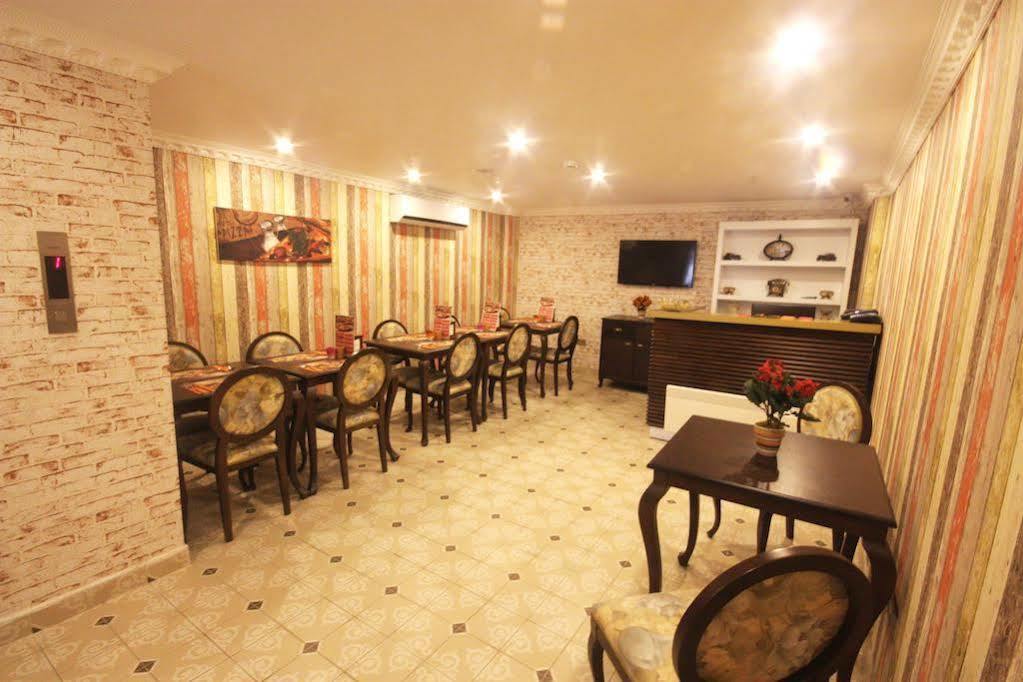 Taksim House Hotel Istanbul Bagian luar foto