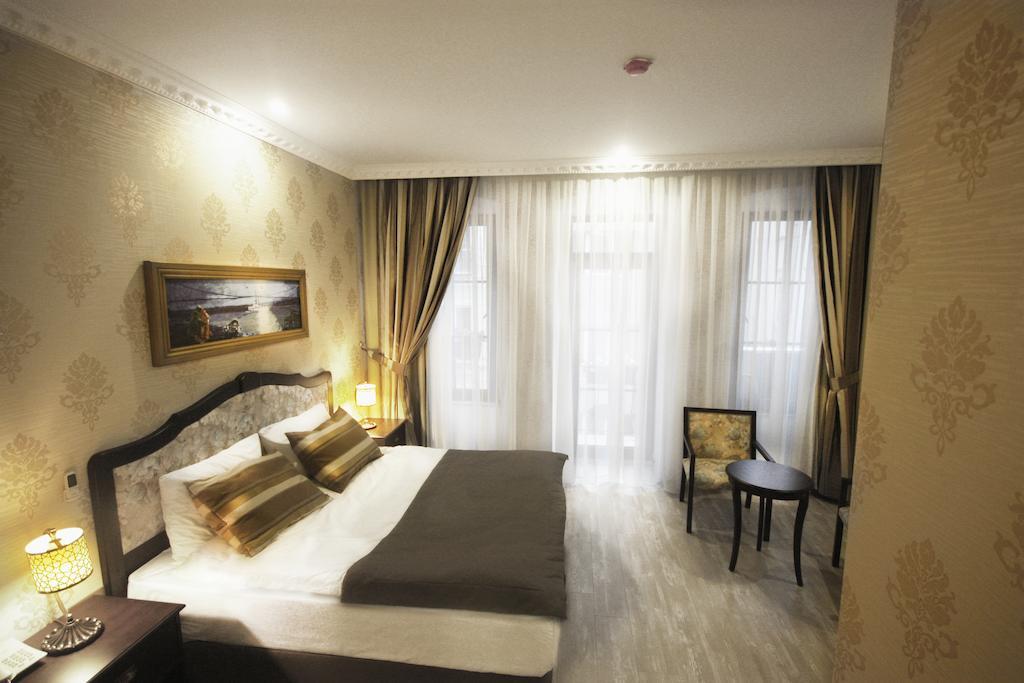Taksim House Hotel Istanbul Bagian luar foto