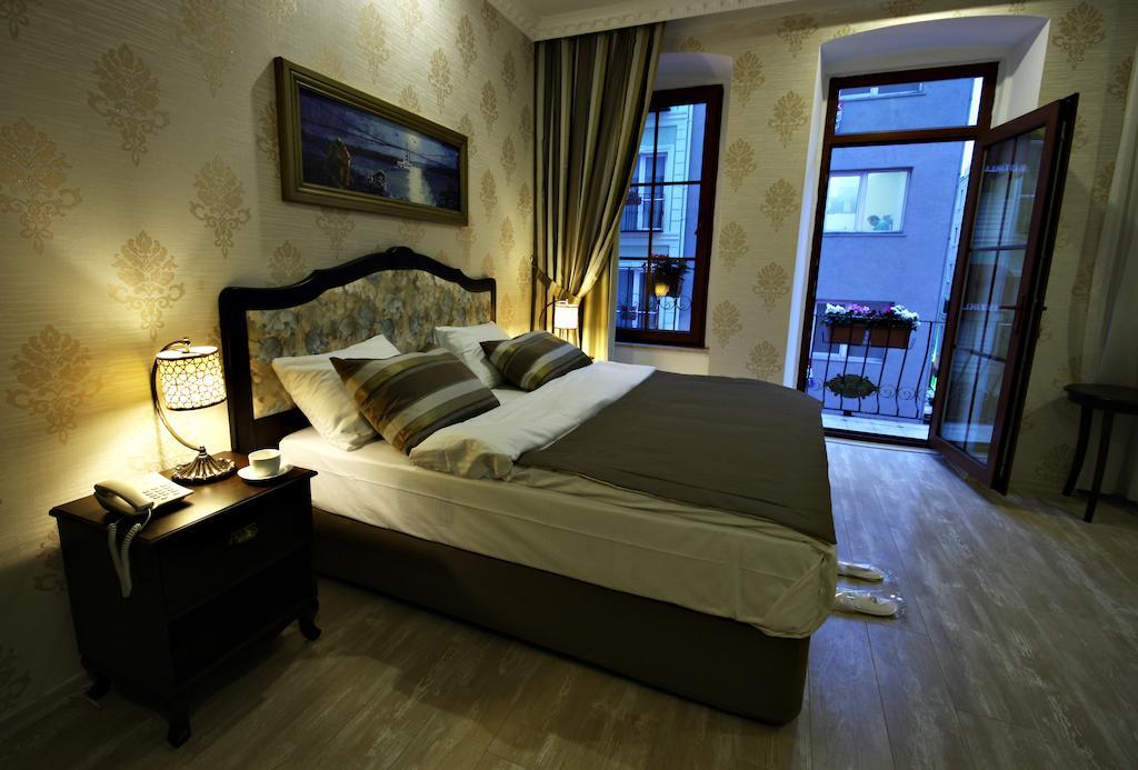 Taksim House Hotel Istanbul Bagian luar foto